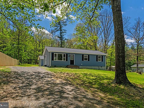 3rd image of 83 Autumn Ln