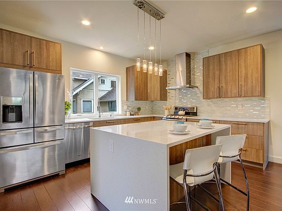 2nd image of 2137 A 10th Ave West