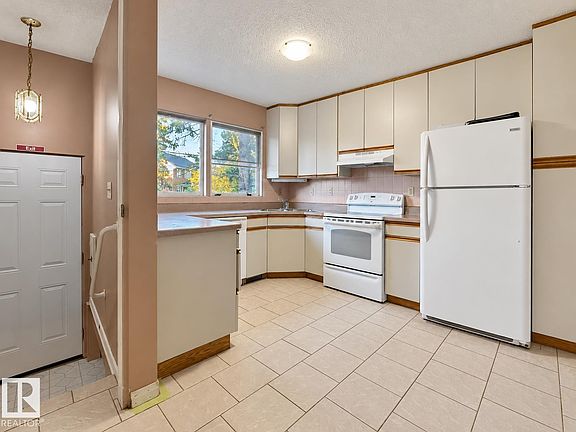 5th image of 12204 40th Ave NW