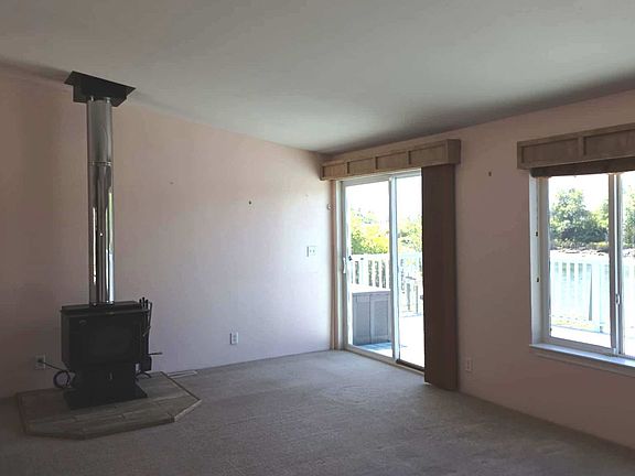 4th image of 927 Broadway Ave