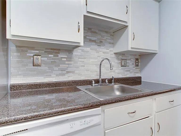 6050 Grelot Rd #103 — Photo 5
