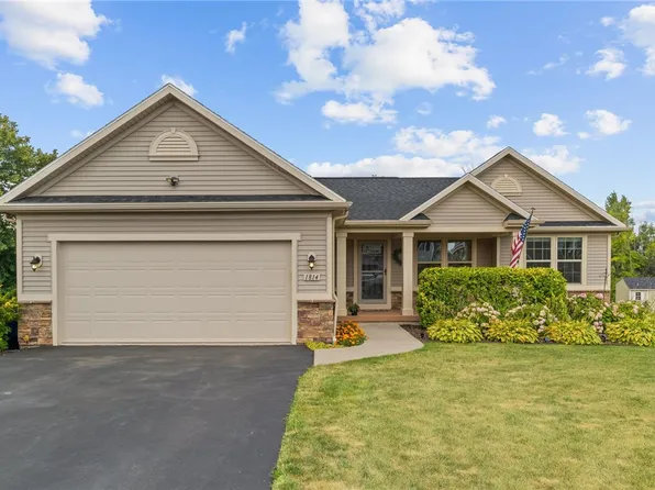 1814 Halesworth Ln, Ontario, NY 14519