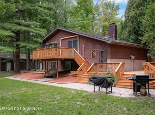 119 W Love Rd, Sanford, MI 48657