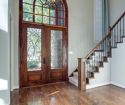 5th image of 613 Hawthorn Cir
