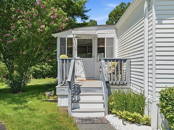 2nd image of 29-29 Five South Meadow Vlg