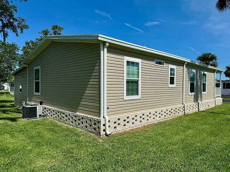 1284 Plymouth Pl — Photo 12