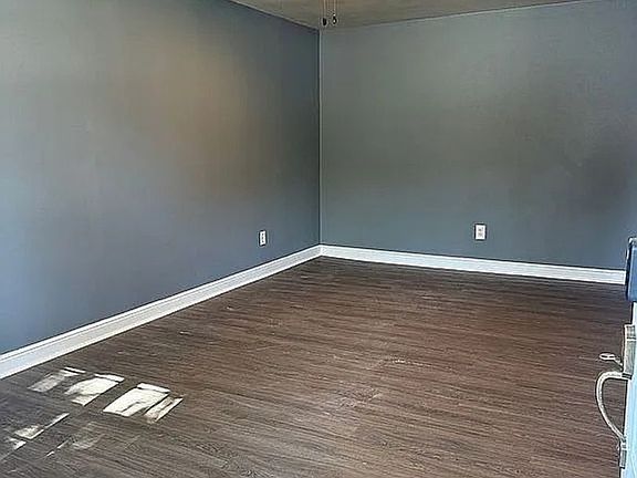 3rd image of 834 Nash St