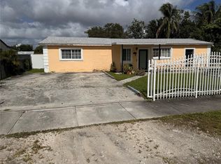 3031 NW 161st St, Miami Gardens, FL 33054
