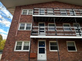 415 Springfield St #1, Agawam, MA 01001