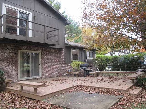 4th image of 8016 Berkshire Dr