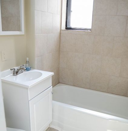 2nd image of 3917 N Ashland Ave APT 2R