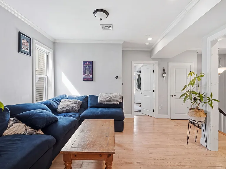 30 Rawson St #3 — Photo 8