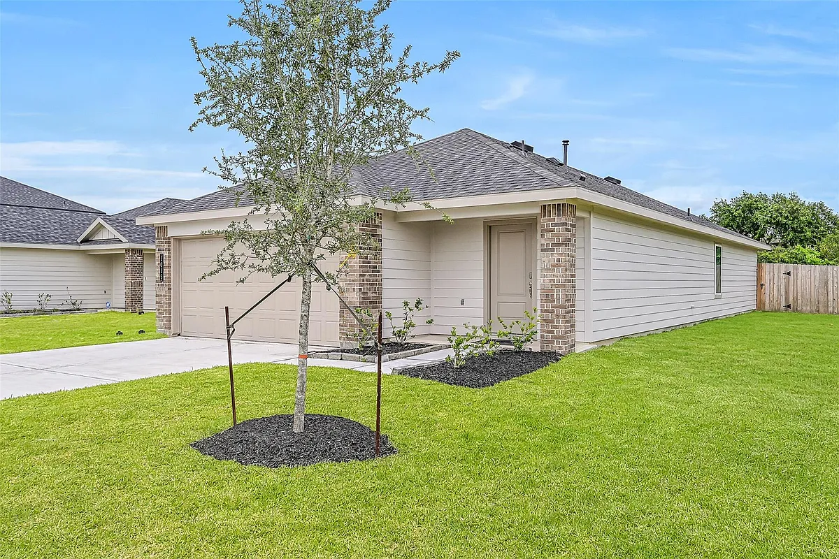 Building Photo - 1015 Bluegill Dr