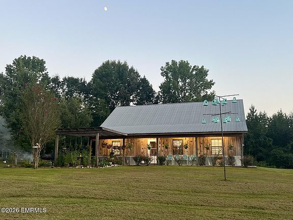 3rd image of 3212 Erin Lucern Rd