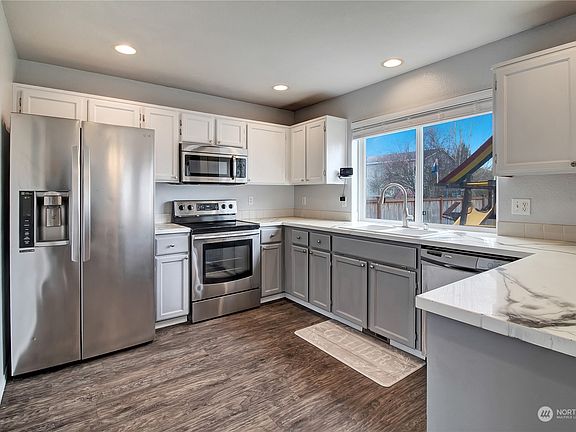 5th image of 10410 Brighton St SE