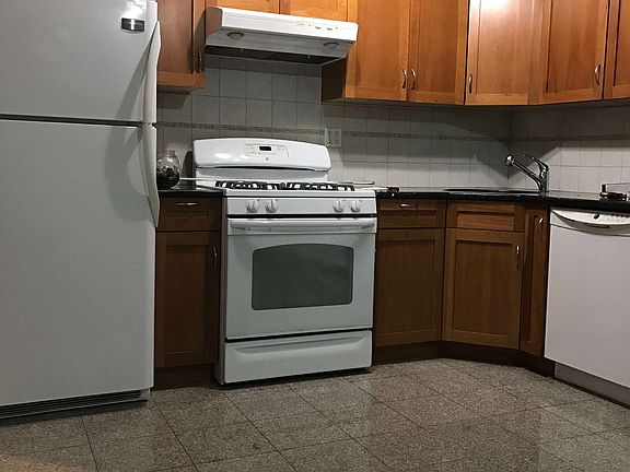5th image of 2526 23rd St #1