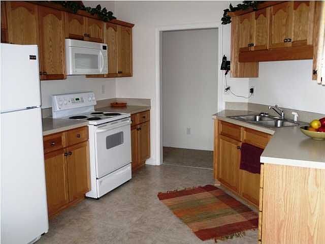 2nd image of 651 Little Farm Rd