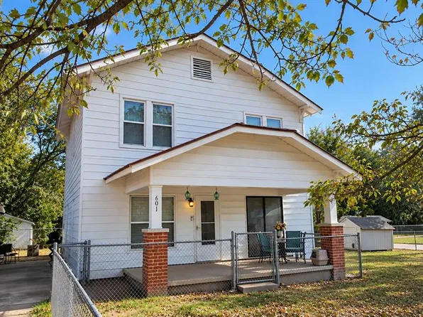 601 N Burgess St, Holdenville, OK 74848