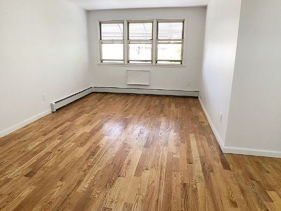 5th image of 21-14 33rd Ave #3
