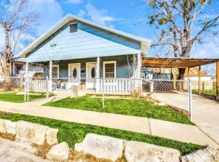 1015 Garvey St E, Fort Worth, TX 76102