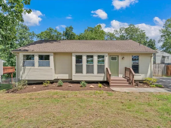 7311 Acorn Trl, Roanoke, VA 24019