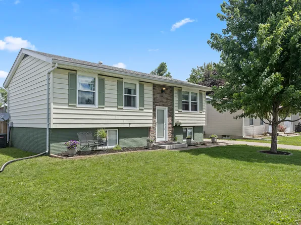 3548 W 30th St, Davenport, IA 52804