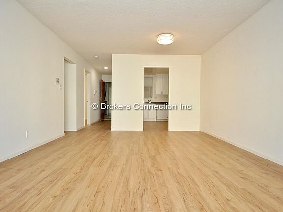 3rd image of 467 20th Ave APT 1