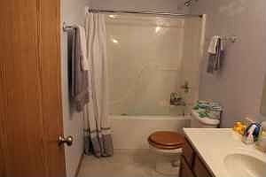 4th image of 1000 Duchess Dr Unit 8