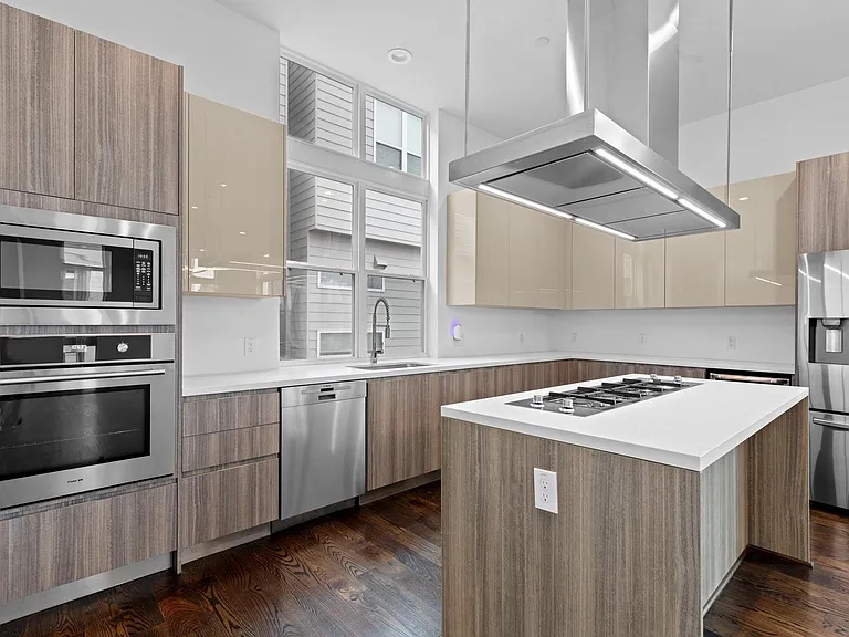 5915 E Post Oak Ln — Photo 1
