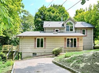 23 Deer Meadow Dr, West Nyack, NY 10994