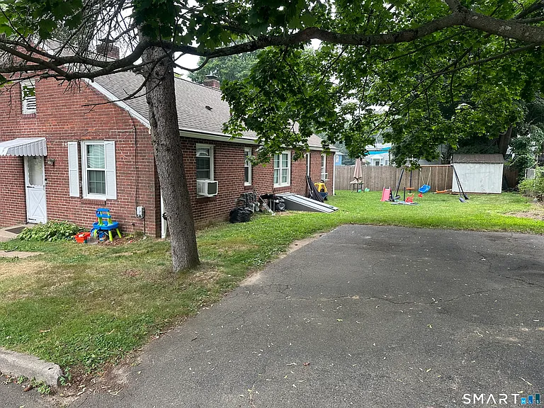 125 Alexander Dr — Photo 11