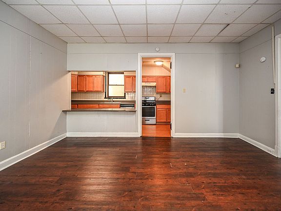 5th image of 2431 Ohio Ave APT 2