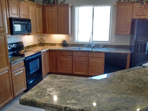KITCHEN W/ GRANITE