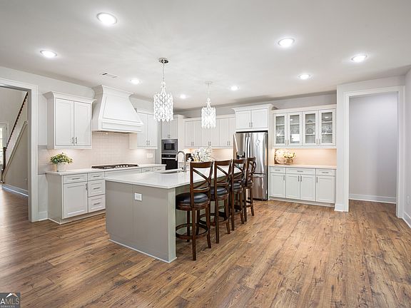 5th image of 2665 Joseph Dr