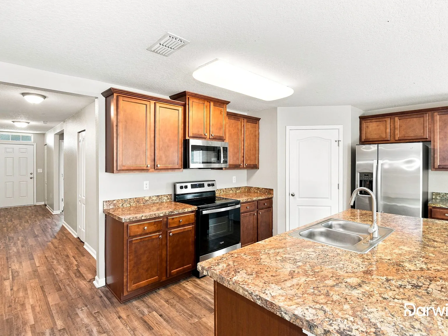 4 bed, 2.0 bath, 1861 sqft, $2,015 — Photo 4