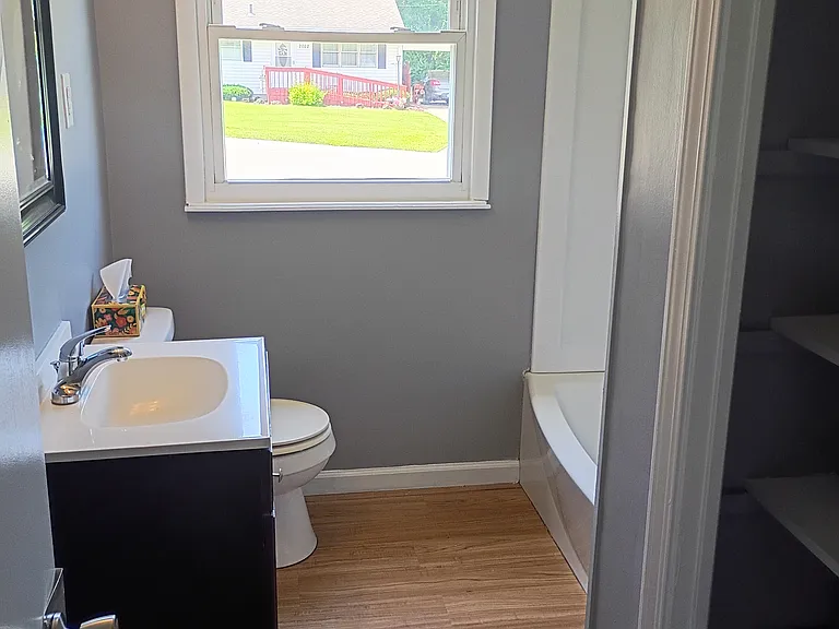 2021 Spencer Ln — Photo 3