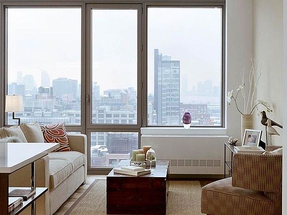 4th image of 312 11th Ave APT 26H
