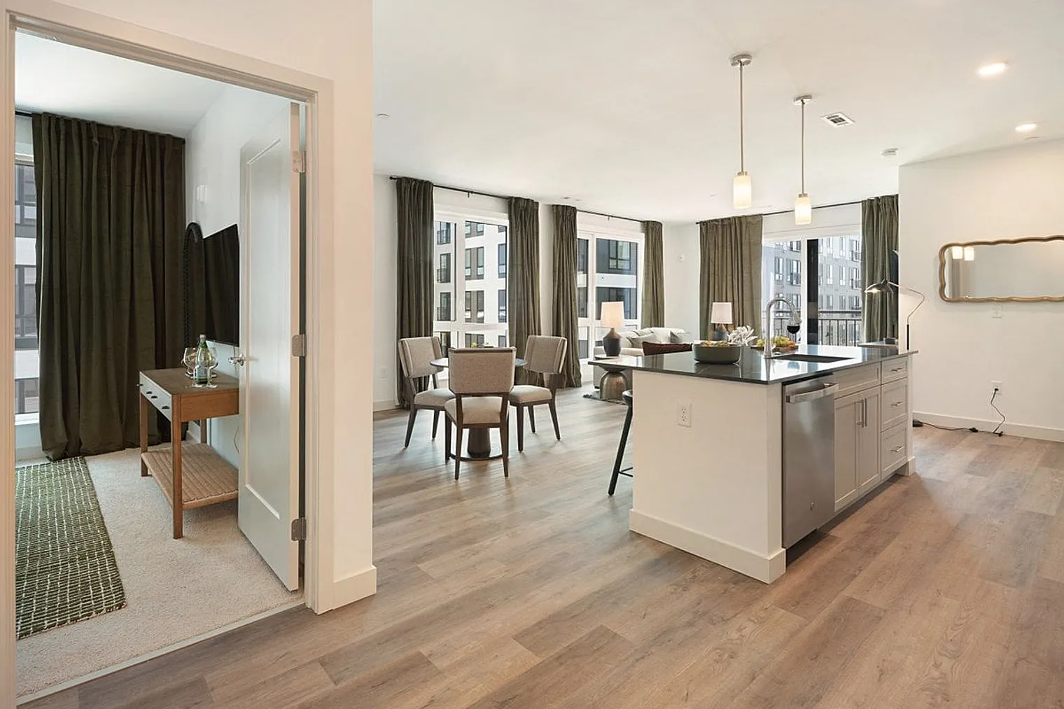 2 bed, 2.0 bath, 1194 sqft, $9,408 — Photo 4