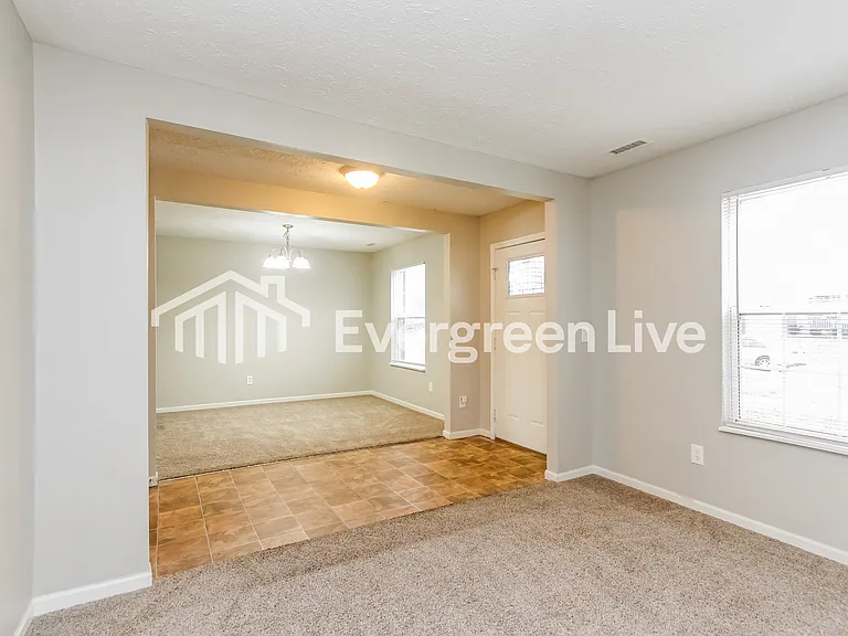 10830 Spring Green Dr — Photo 5