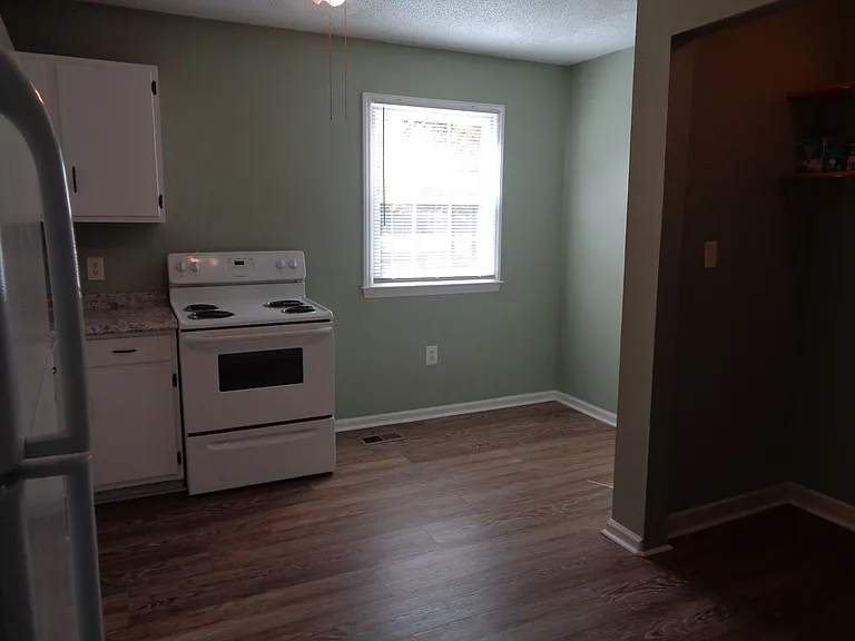 150 Sycamore Cir — Photo 5