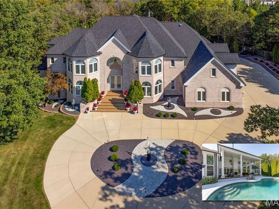 12841 Thornhill Ct, Saint Louis, MO 63131