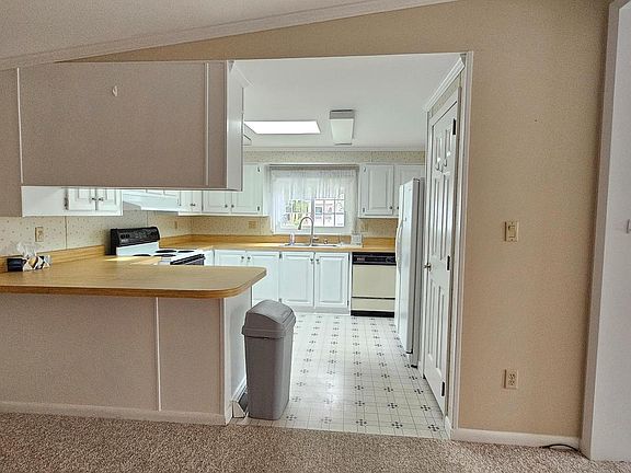 5th image of 68 Park Ln