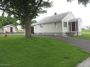 21 Pleasantview Dr, Selah, WA 98942