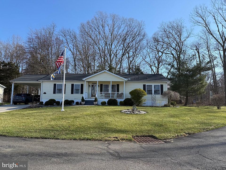 1st image of 11 Mulberry Dr