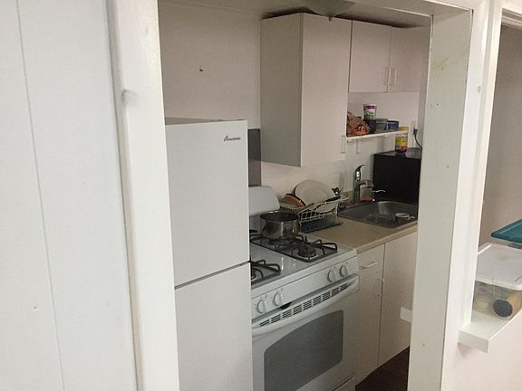 3rd image of 2852 E 63rd St