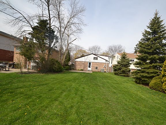 2nd image of 9051 N Forestview Ave