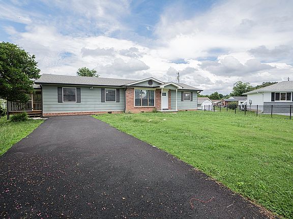 2nd image of 41 Rosemart Cir