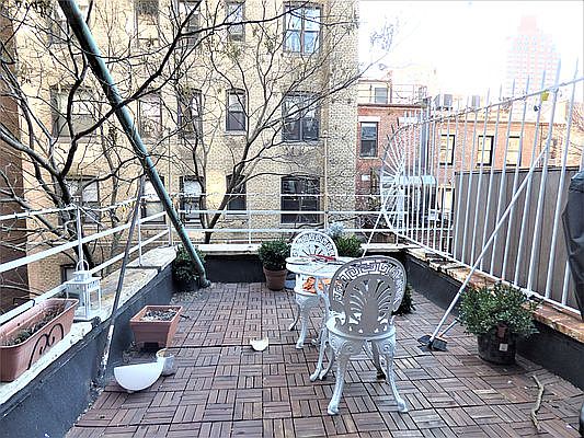 1st image of 20 W 70th St APT 8