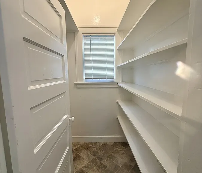 1569 Powell St — Photo 9