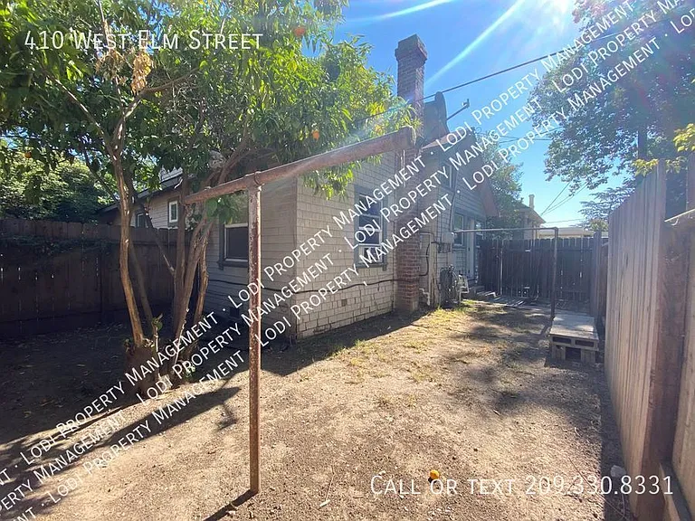 410 W Elm St — Photo 35